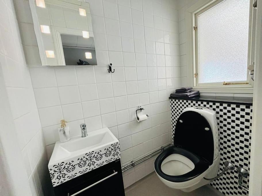 3Bdr Close To Nature A Beautiful Home Lake Nearby Uppsala Bagian luar foto